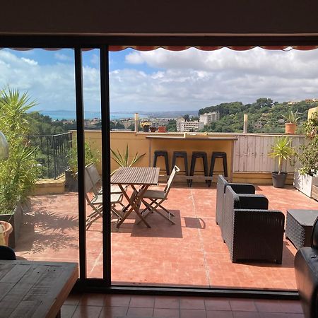 T2 Traversant Avec Une Grande Terrasse Et Piscine Cagnes-sur-Mer Esterno foto